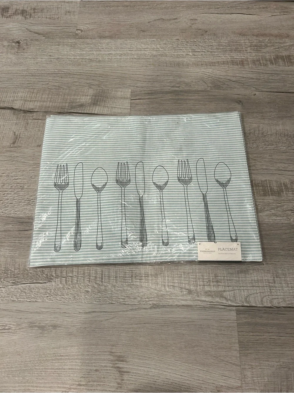 8 Threshold placemats